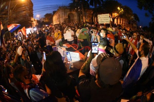 Octavo día de manifestaciones contra el Gobierno de Marito