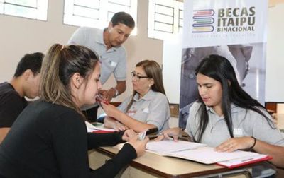 Desde este lunes se abren postulaciones para becas Itaipú-BECAL