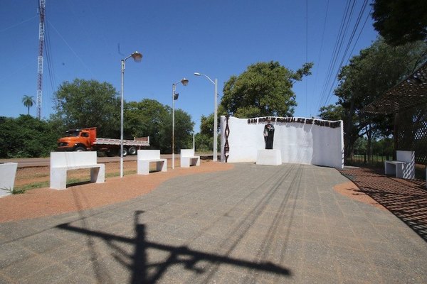 Crónica / ¡PEOR QUE EL VIRUS! San Roque vuelve a nacer tras discriminación