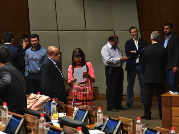 Cartistas y la oposición, con fuerte crítica a titular de IPS