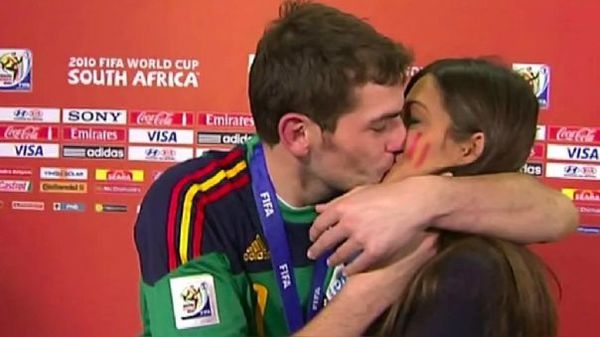 Protagonistas del inolvidable beso: Iker Casillas y Sara Carbonero confirman el fin de su relación - Megacadena — Últimas Noticias de Paraguay
