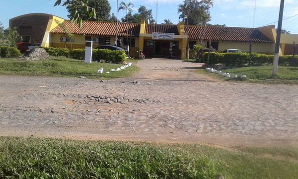 Dos detenidos se fugan de la Comisaría 1ª de Paraguarí - Nacionales - ABC Color