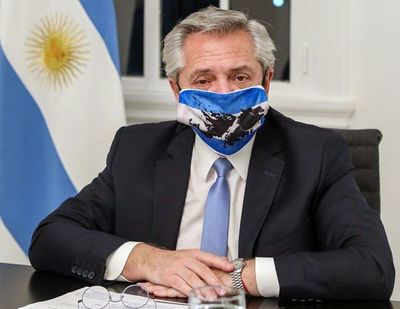 Atacan móvil en el que viaja el presidente argentino - Mundo - ABC Color