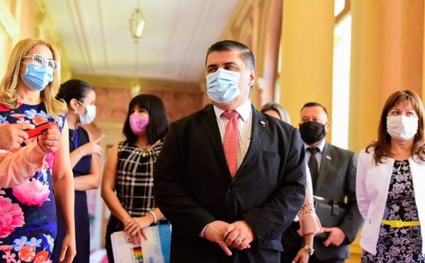 "El peor momento todavía no llegó", asegura el ministro de Salud