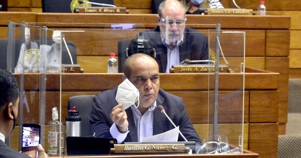 La Nación / Diputado busca dejar sin efecto aumento VIP en el Senado