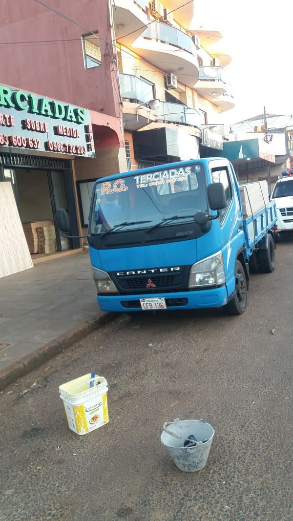 Simularon ser albañiles para asaltar local de venta de terciadas - ABC en el Este - ABC Color