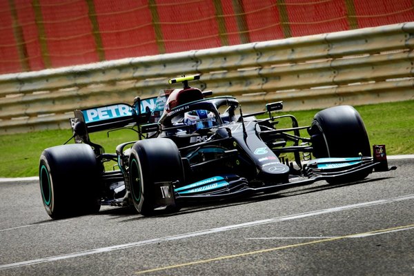 Bottas y Mercedes a la cabeza en el segundo día de test