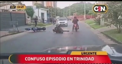 La Nación / Cuatro personas actuaron como policías y lograron detener a dos presuntos motochorros