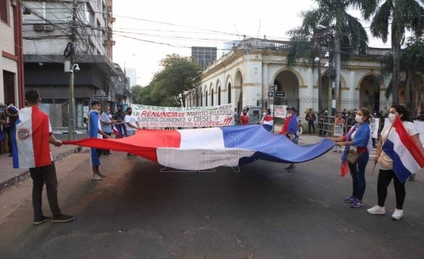 Diario HOY | Nueve días consecutivos de protesta contra el gobierno de Mario Abdo