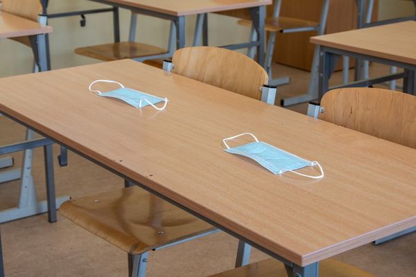 Instituciones educativas de Luque suspenden clases por casos positivos de covid - Nacionales - ABC Color
