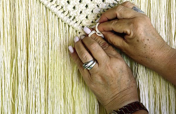 El macramé, una artesanía que renace - ABC Revista - ABC Color
