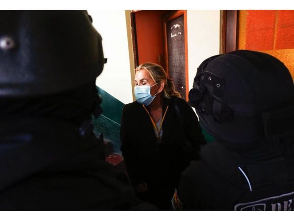 Áñez pide que UE y OEA evalúen su “ilegal” detención