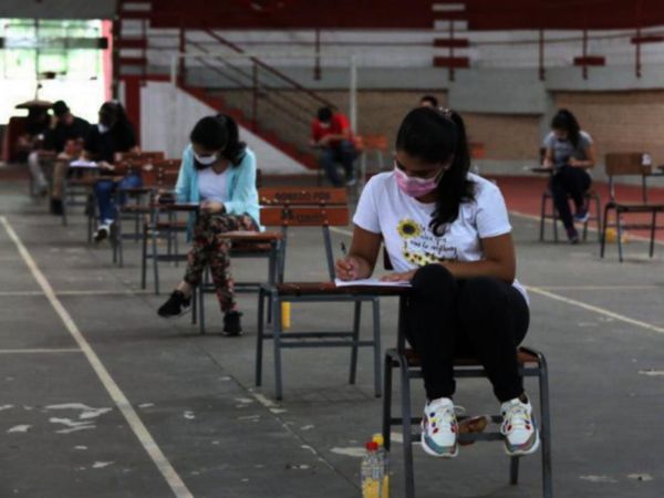 Ofrecen 31.000 becas de Itaipú
