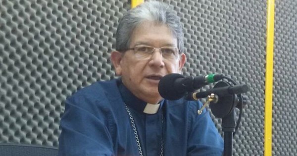 La Nación / Obispo amigo de Lugo cuestiona a Valenzuela