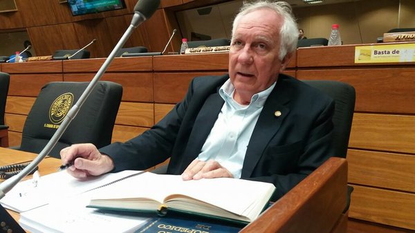 Tito Saguier: «HC le esta tirando un salvavidas por segunda vez al gobierno actual»