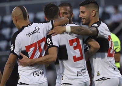 Dos partidos se disputan este domingo