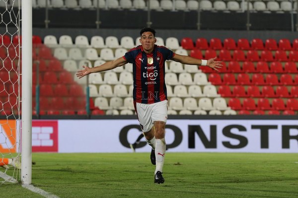 'Chiqui' Arce explicó la sorpresiva ausencia de Enzo Giménez ante el '12'