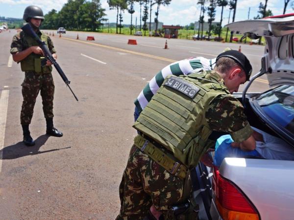 FF.AA. del Brasil realizan OPERACIÓN de GUERRA en la frontera con el Paraguay