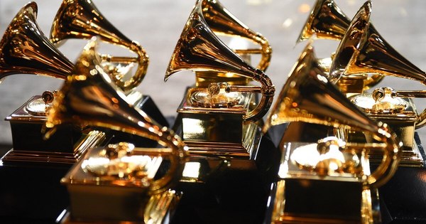 La Nación / Se entregan los Grammy pandémicos en una gala virtual