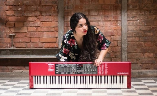 Diario HOY | Sorora Filma: La compositora paraguaya Magalí Benítez se muestra "Antes de la luz"