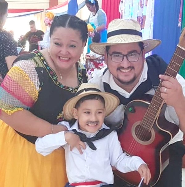 Crónica / MÚSICO NO AGUANTÓ. Posteó que no consiguió cama y luego murió