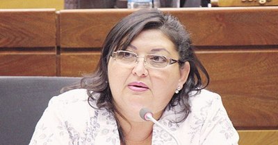 La Nación / Diputada ofrece su sueldo al Gobierno