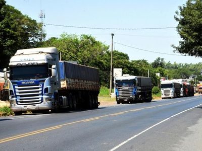 Mejora el ánimo en el campo con el auge de la cosecha en los sojales