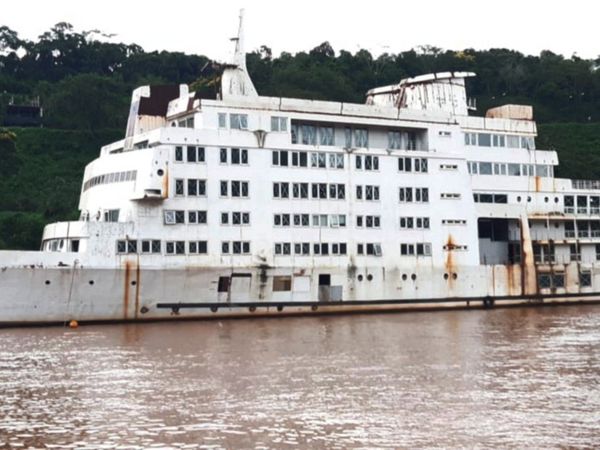 Proyectan instalar un hotel casino flotante en las aguas del río Paraná