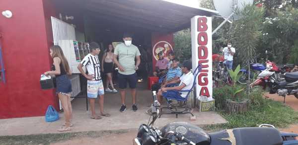 Uniformados intervienen un torneo de fútbol femenino en Itá