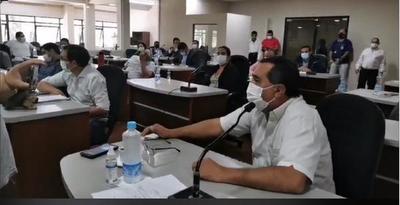 A ciegas, 19 concejales liberales y colorados aprueban dudoso balance 2020 de Vaesken