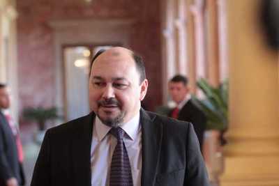 Mayoría de importadores expresan apoyo al director de Aduanas, Julio Fernández