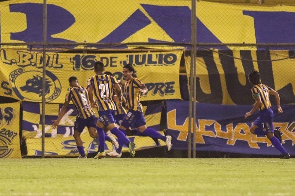 Sportivo Luqueño remonta y golea al Decano