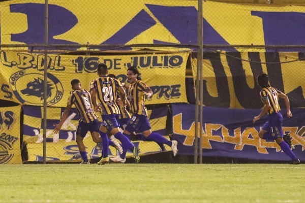 Sportivo Luqueño remonta y golea al Decano