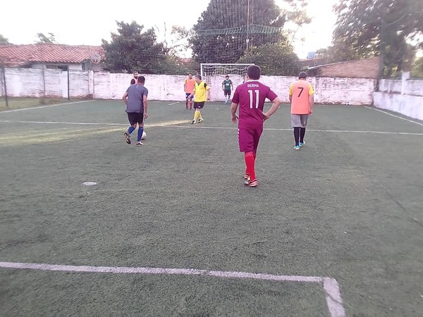 Canchas sintéticas desacatarán prohibición de apertura: 'Si me tienen que imputar, que me imputen; necesitamos trabajar'