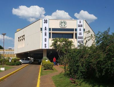 Salas de terapia llenas: improvisan sitios de internación en el Hospital Nacional · Radio Monumental 1080 AM
