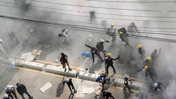 Una sangrienta represión dejó al menos 16 manifestantes muertos en Birmania
