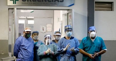 La Nación / México reporta 3.471 médicos fallecidos por COVID-19