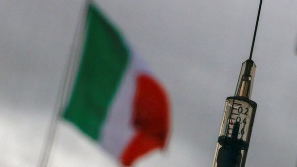 Italia suspende un nuevo lote de AstraZeneca tras la muerte de una persona