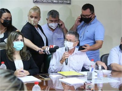 Diputados liberales exponen a otras bancadas libelo acusatorio contra Abdo y Velázquez