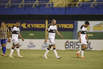 “Malestar de jugadores y el esquema” - Olimpia - ABC Color