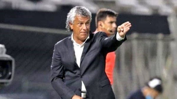 Crónica / "Pipo" se va de Olimpia