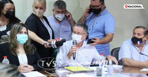 Diputados liberales exponen a otras bancadas libelo acusatorio contra Abdo y Velázquez