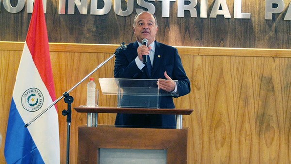 El presidente de la Unión Industrial Paraguaya (UIP), Gustavo Volpe, No al Juicio Político. | OnLivePy