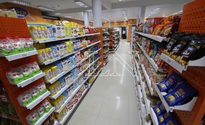 Diario HOY | Efecto dominó: “El consumo seguirá golpeado”, advierte economista