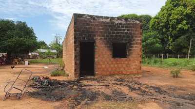 Humilde familia pierde todo a causa de un incendio | Radio Regional 660 AM