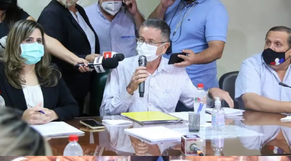Diputados liberales exponen a otras bancadas libelo acusatorio contra Abdo y Velázquez - Noticiero Paraguay