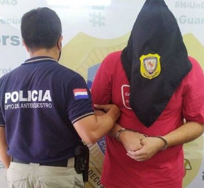 Detienen a secretario de un arquitecto por supuesta extorsión