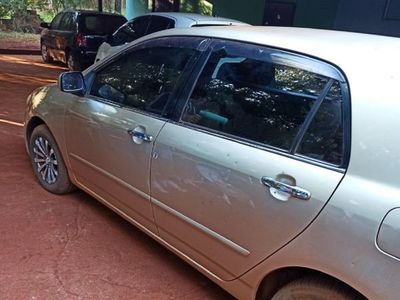 Cuatro hombres acribillan el vehículo de un joven en Yatytay