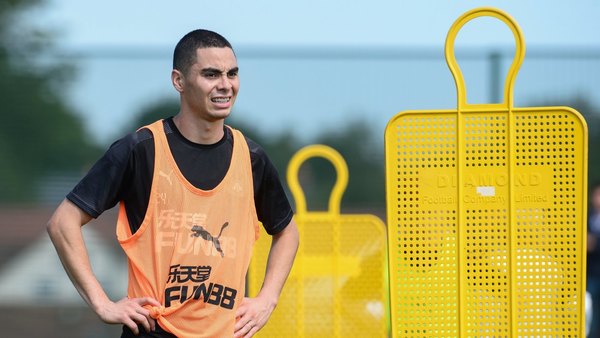 ¿El Newcastle mintió respecto a la lesión de Miguel Almirón?