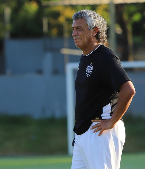 Olimpia destituye a Gorosito y Bassedas